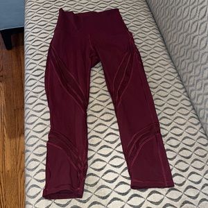 NWOT lululemon cropped cranberry leggings with mesh on sides size 2